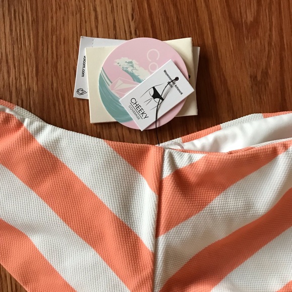 NWT VOLCOM PEACH STRIPED BRALETTE BIKINI WITH CHEEKY BOTTOMS - Picture 5 of 5